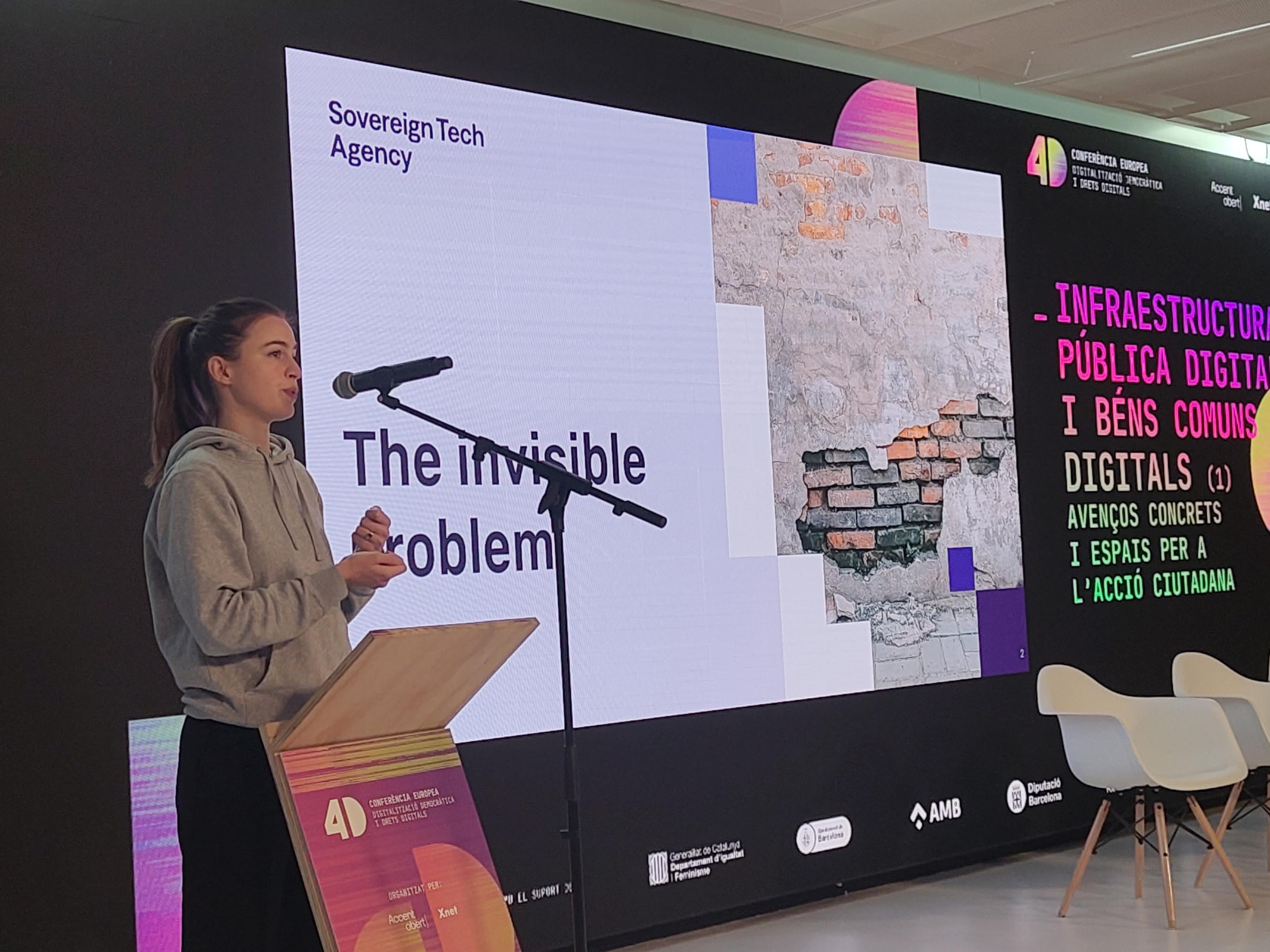 Adriana Groh. Slide: the Invisible problem.